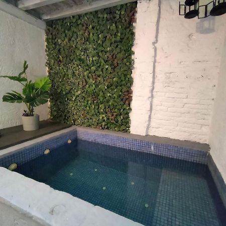 Pequeno Alojamiento Con Mini Piscina - No Climatizada Valencia Buitenkant foto