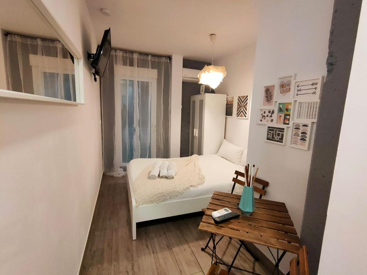 Pequeno Alojamiento Con Mini Piscina - No Climatizada Valencia Buitenkant foto
