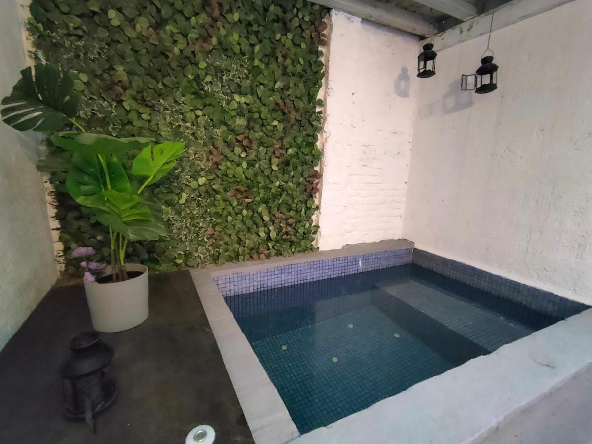 Pequeno Alojamiento Con Mini Piscina - No Climatizada Valencia Buitenkant foto